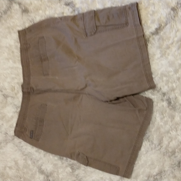 Columbia men's size 40x10 cargo shorts-vintage - Picture 4 of 5